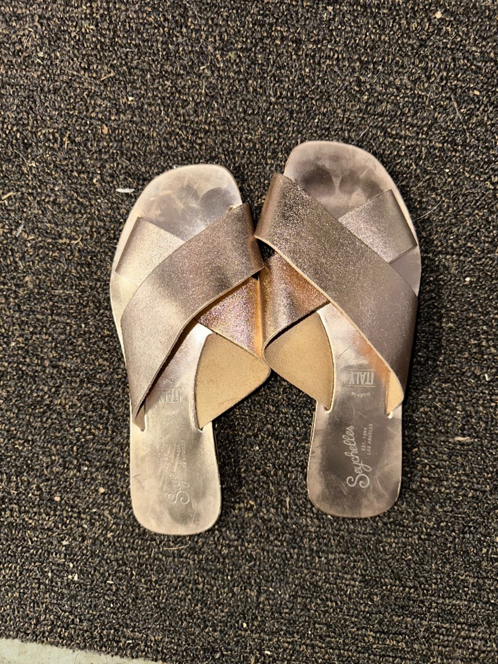 BRAND NEW - Seychelles Rose Gold Slides size 6
